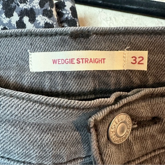 Levi Wedgie Straight Button fly jean. NWOT Size 32x28 - Picture 4 of 5